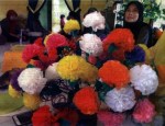 melek keuangan, pengrajin bunga, idawati2